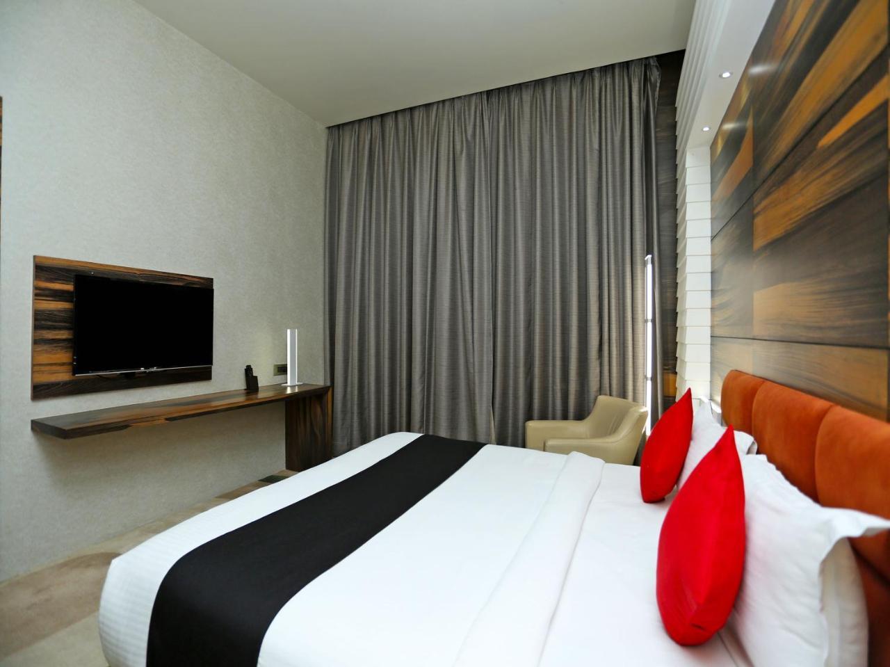 Golden Blossom Imperial Resorts Lucknow Eksteriør billede