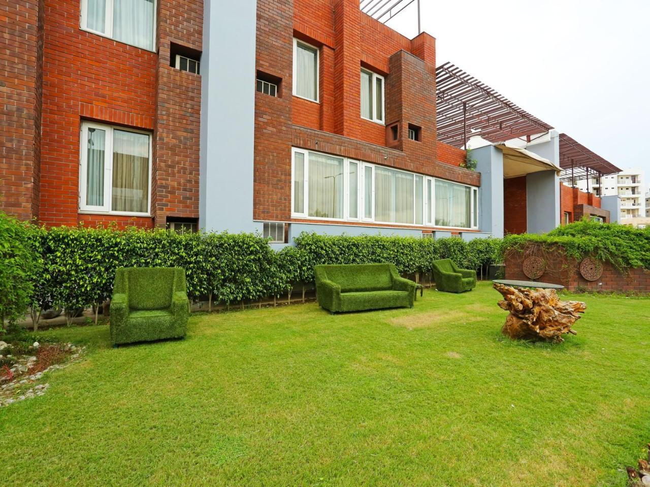 Golden Blossom Imperial Resorts Lucknow Eksteriør billede